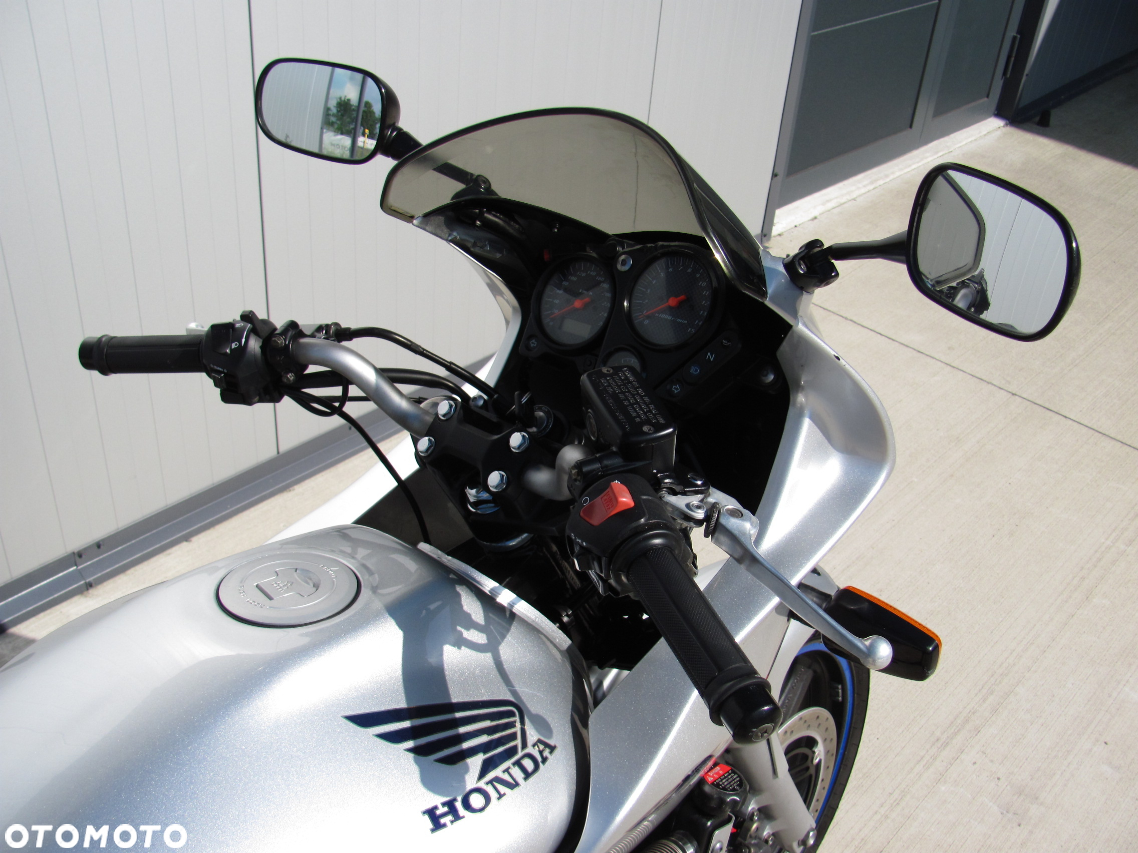 Honda Hornet - 8