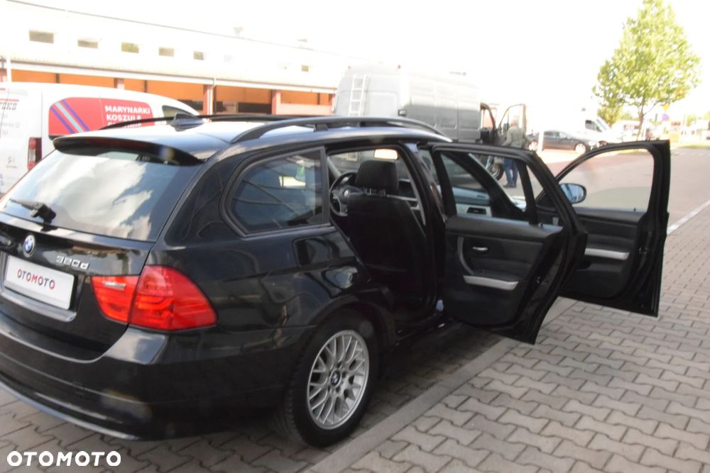 BMW Seria 3 320d xDrive DPF - 30