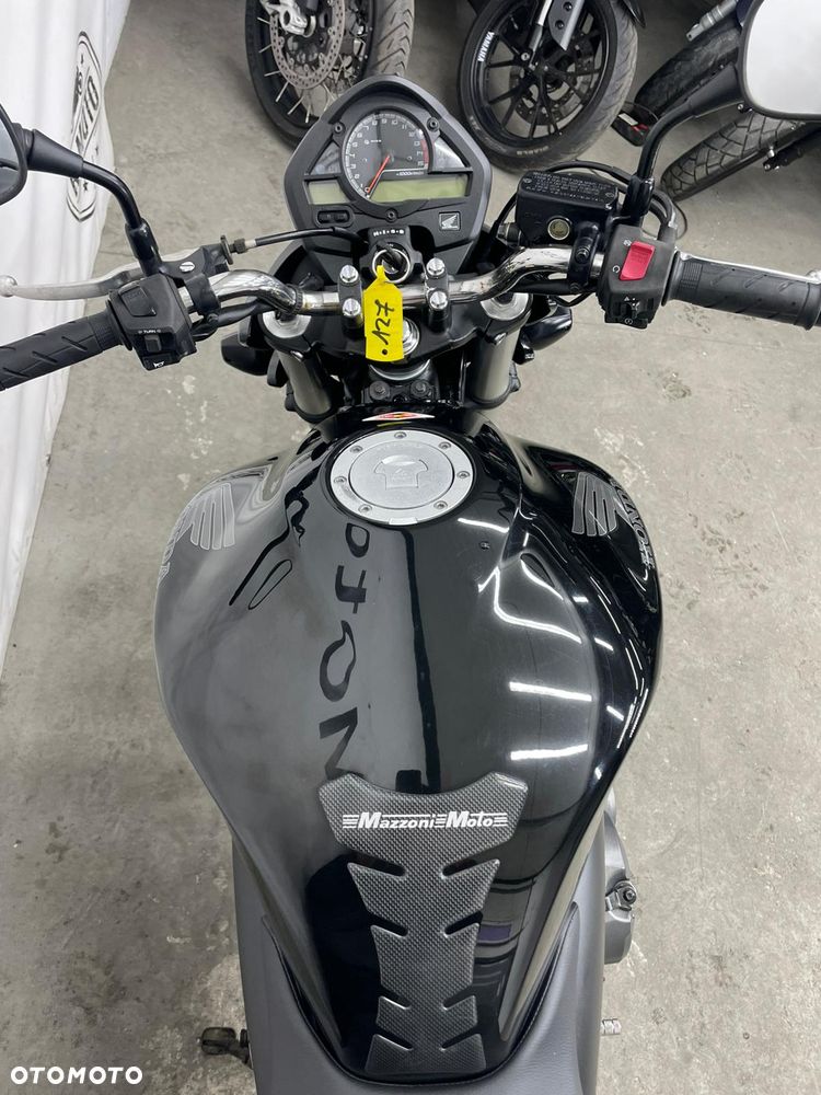 Honda Hornet - 12