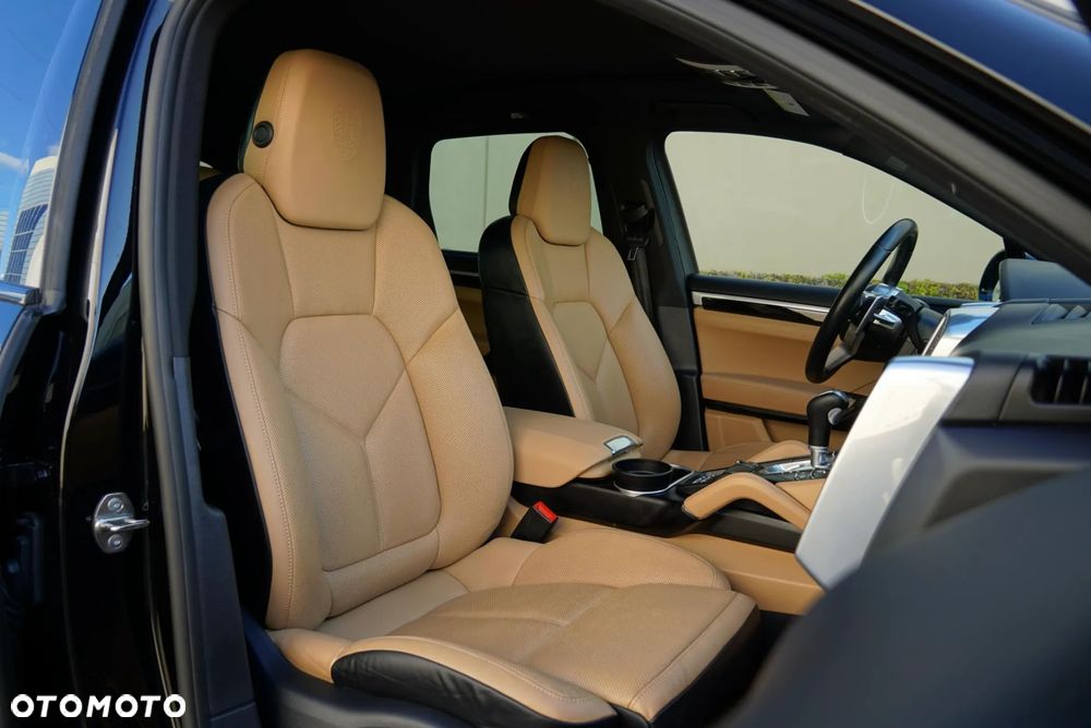 Porsche Cayenne Standard - 18