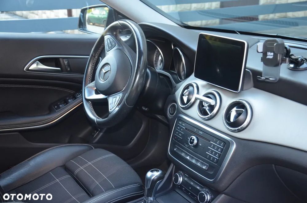 Mercedes-Benz CLA 180 - 16