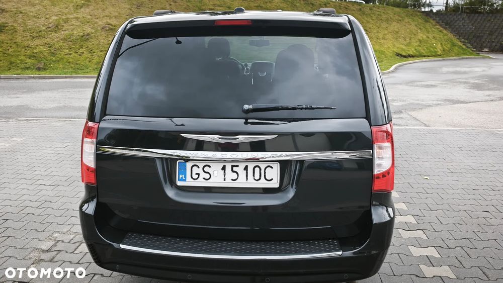 Chrysler Town & Country 3.6 Limited - 10