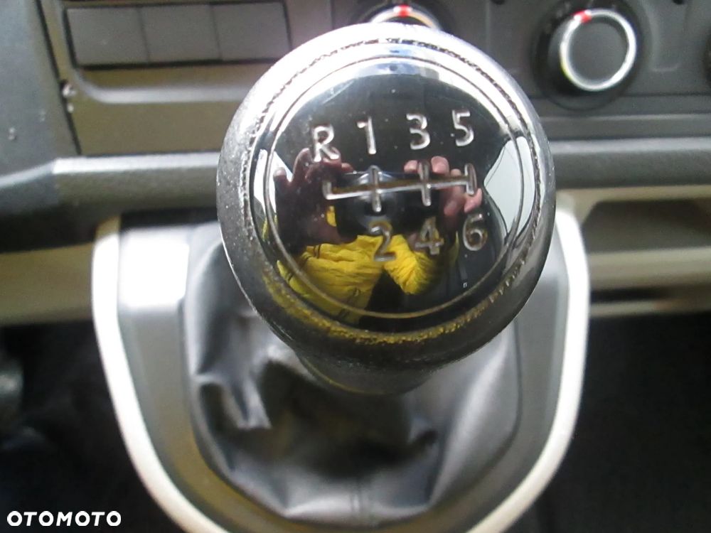 Volkswagen Transporter Brygadówka 6 osobowy - 18