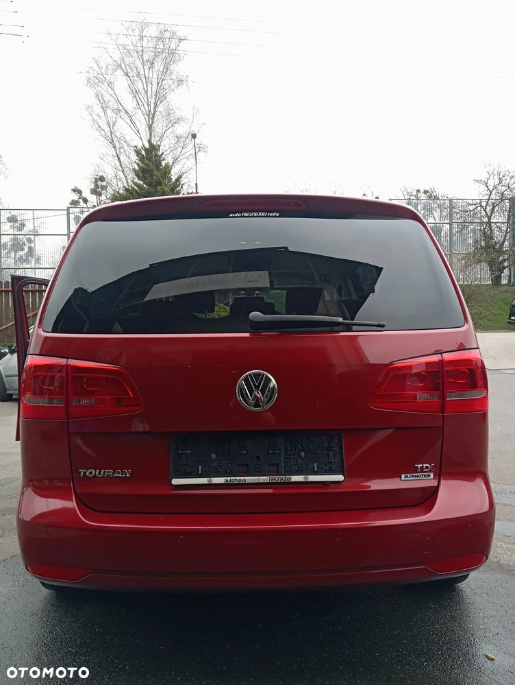 Volkswagen Touran - 11