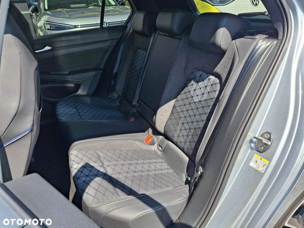 Volkswagen Golf 1.5 TSI R-Line Plus - 18