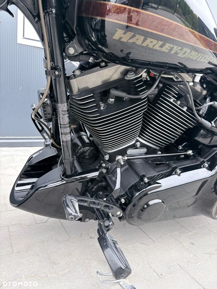 Harley-Davidson Softail Breakout - 15