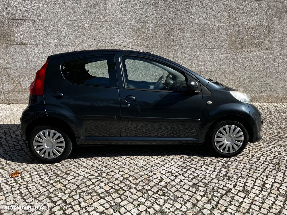 Peugeot 107 1.0 Trendy 2 Tronic - 11