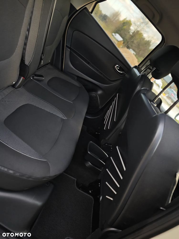 Renault Captur - 36