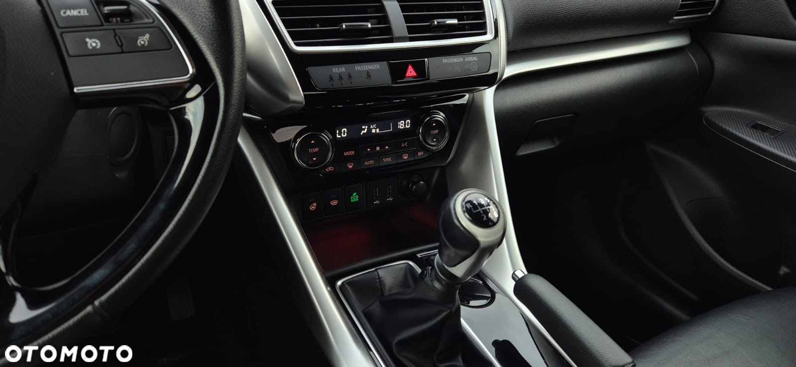 Mitsubishi Eclipse Cross - 32