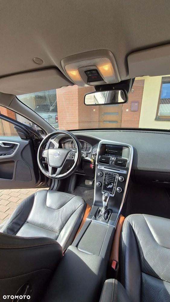 Volvo XC 60 D4 Geartronic Momentum - 4