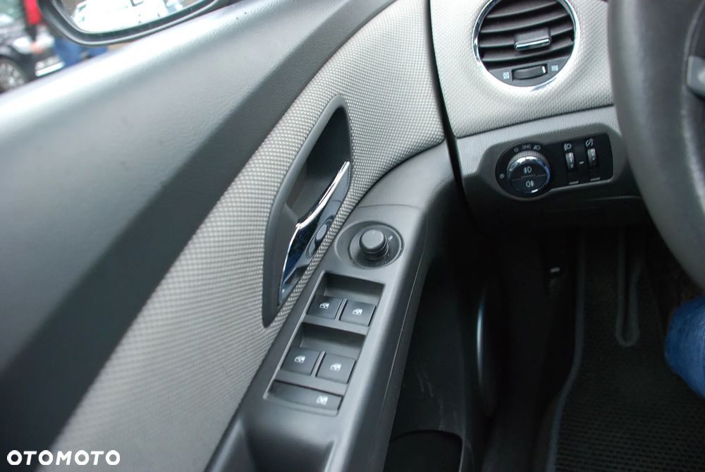 Chevrolet Cruze 2.0 VDCi LS - 21