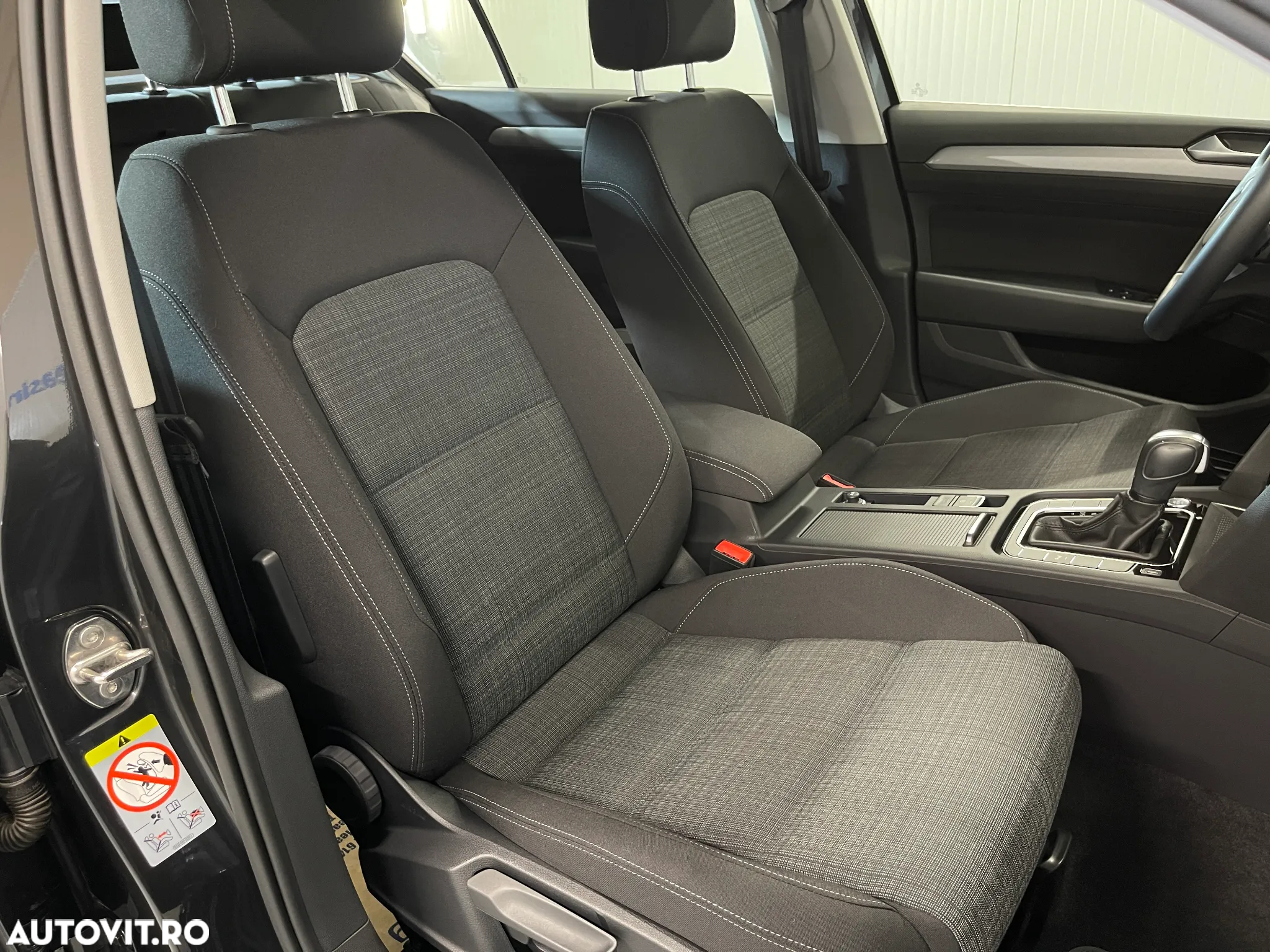Volkswagen Passat 2.0 TDI DSG Comfortline - 9