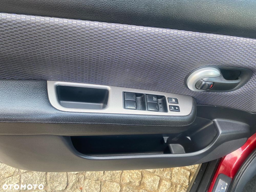 Nissan Tiida 1.8 Tekna - 6