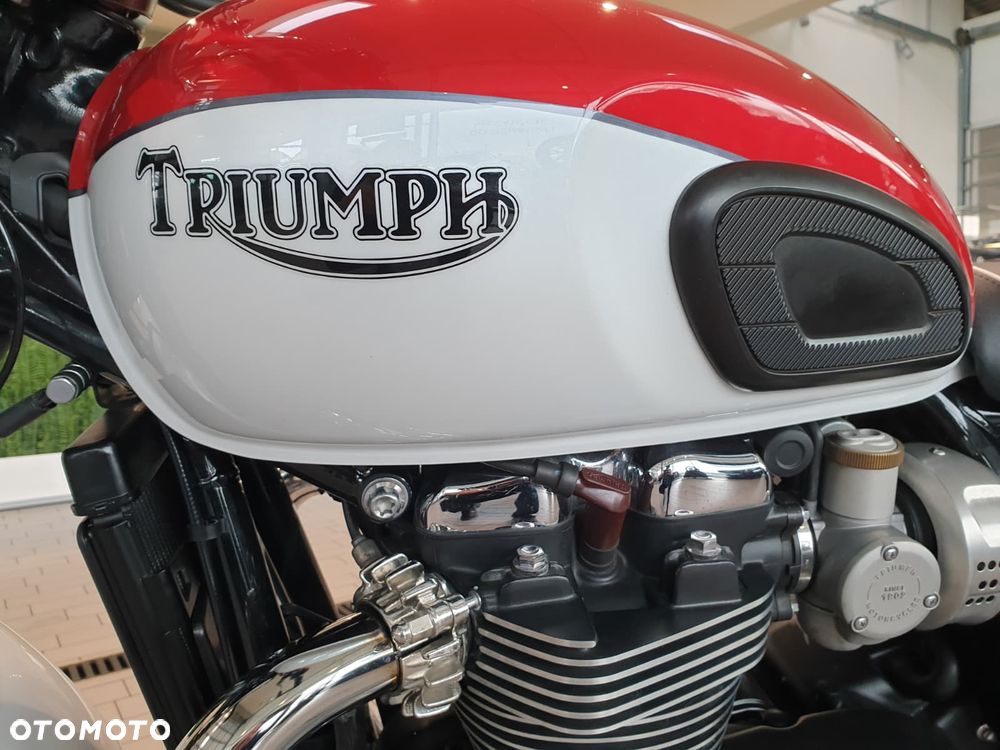 Triumph Bonneville - 17