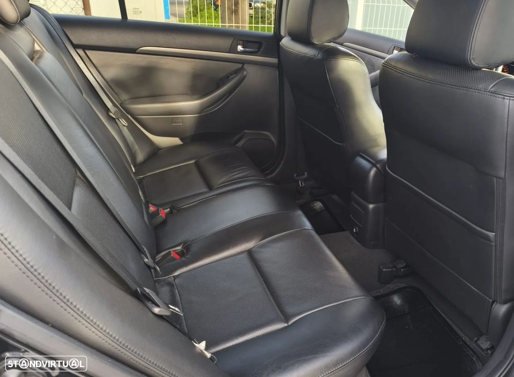 Toyota Avensis SD 2.0 D-4D Sol+P.Multimédia - 16