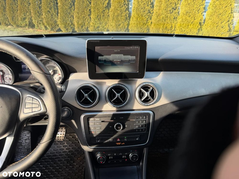 Mercedes-Benz CLA 250 7G-DCT UrbanStyle Edition - 10