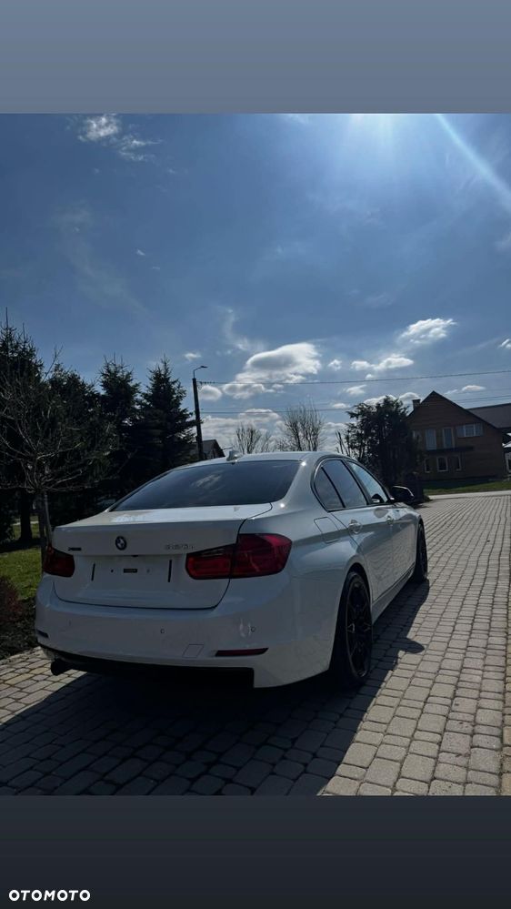 BMW Seria 3 320i xDrive Sport-Aut Luxury Line - 2