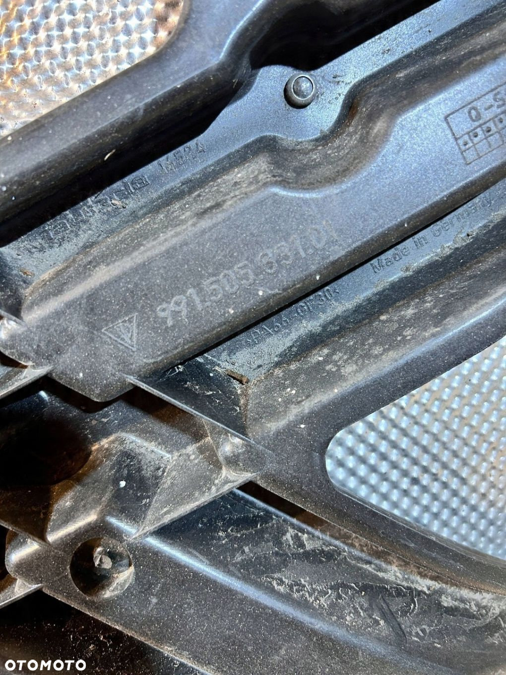 PORSCHE 911 991 ŚLIZG ZDERZAKA TYŁ BARDZO ŁADNY ORYGINAŁ 99150563101 - 2