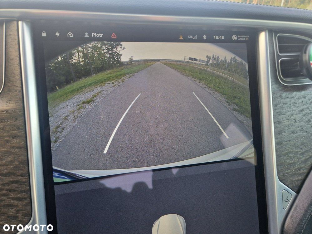 Tesla Model S - 22