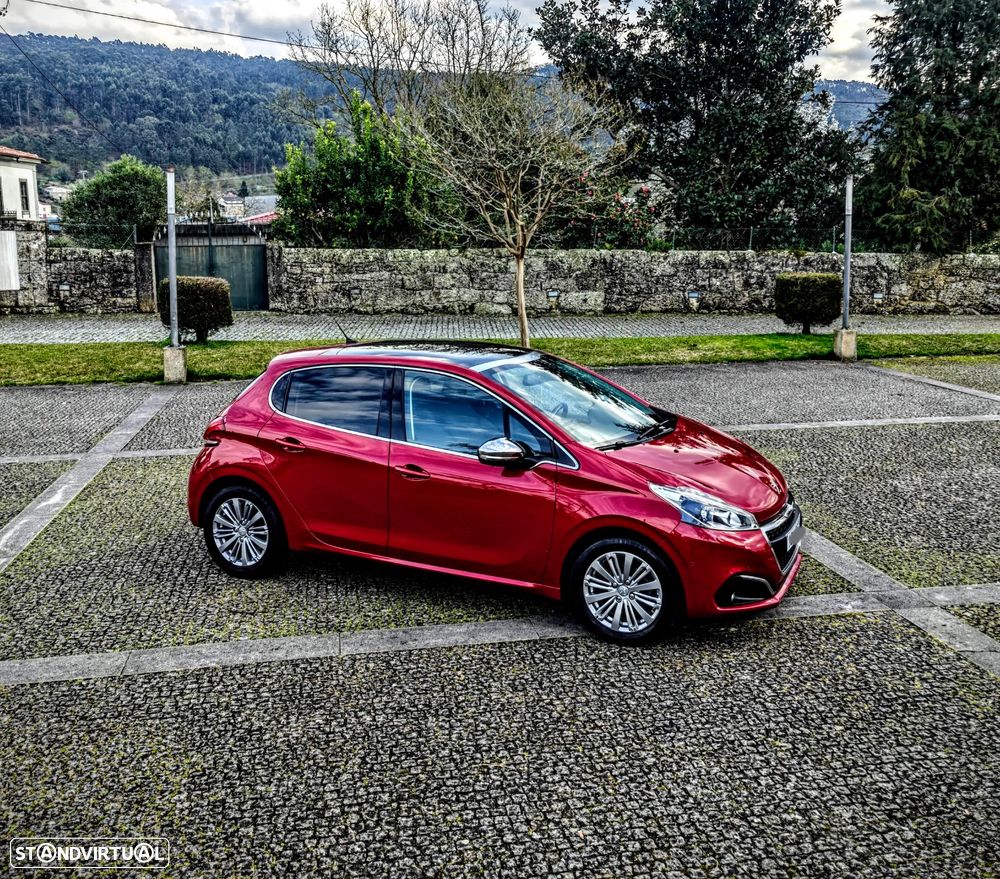 Peugeot 208 1.2 PureTech GT Line - 25