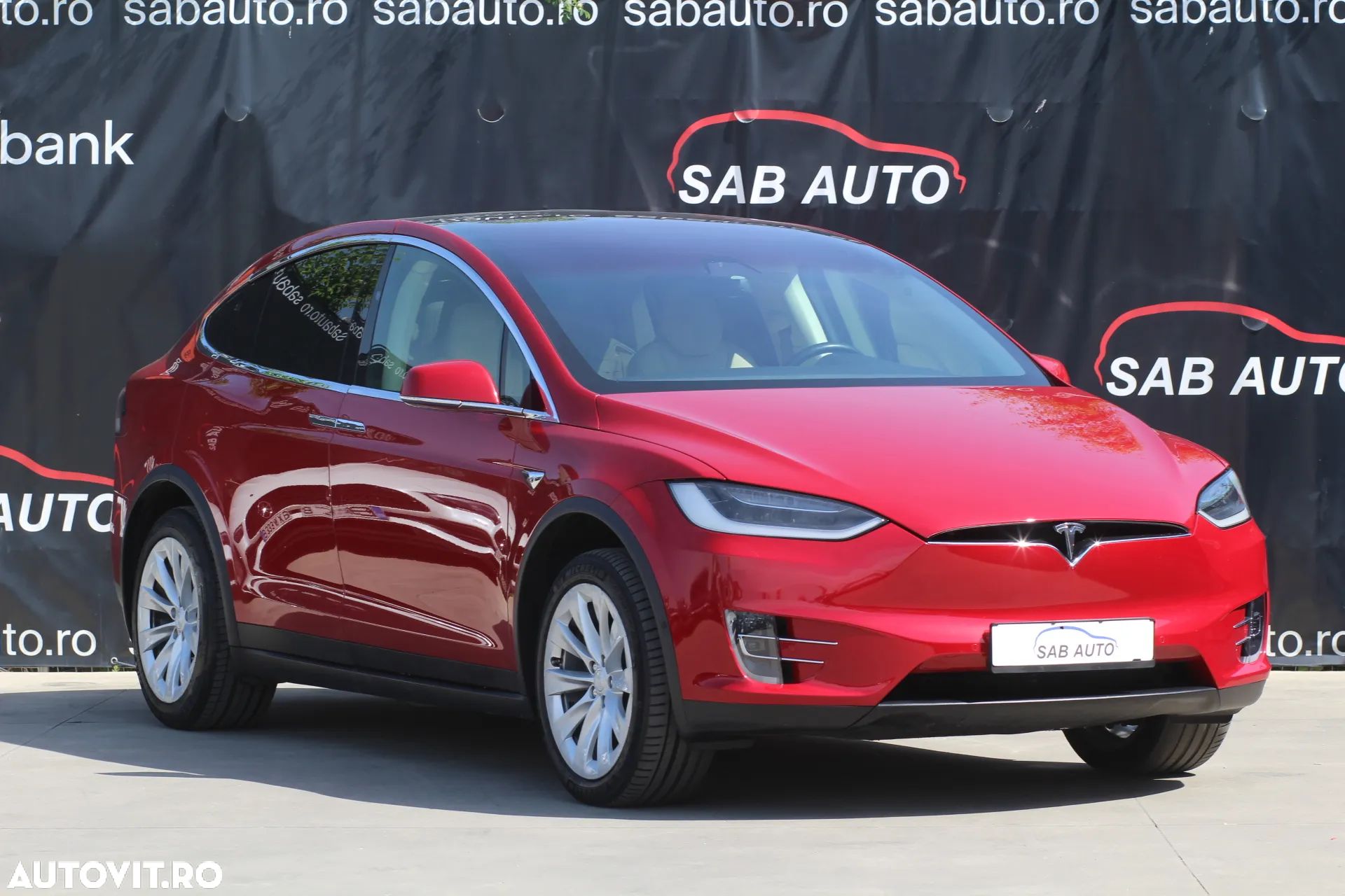 Tesla Model X - 1