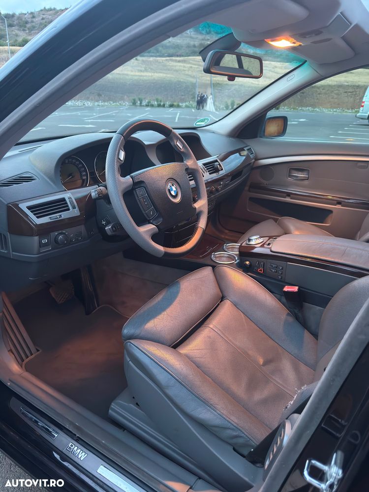 BMW Seria 7 745i A - 9