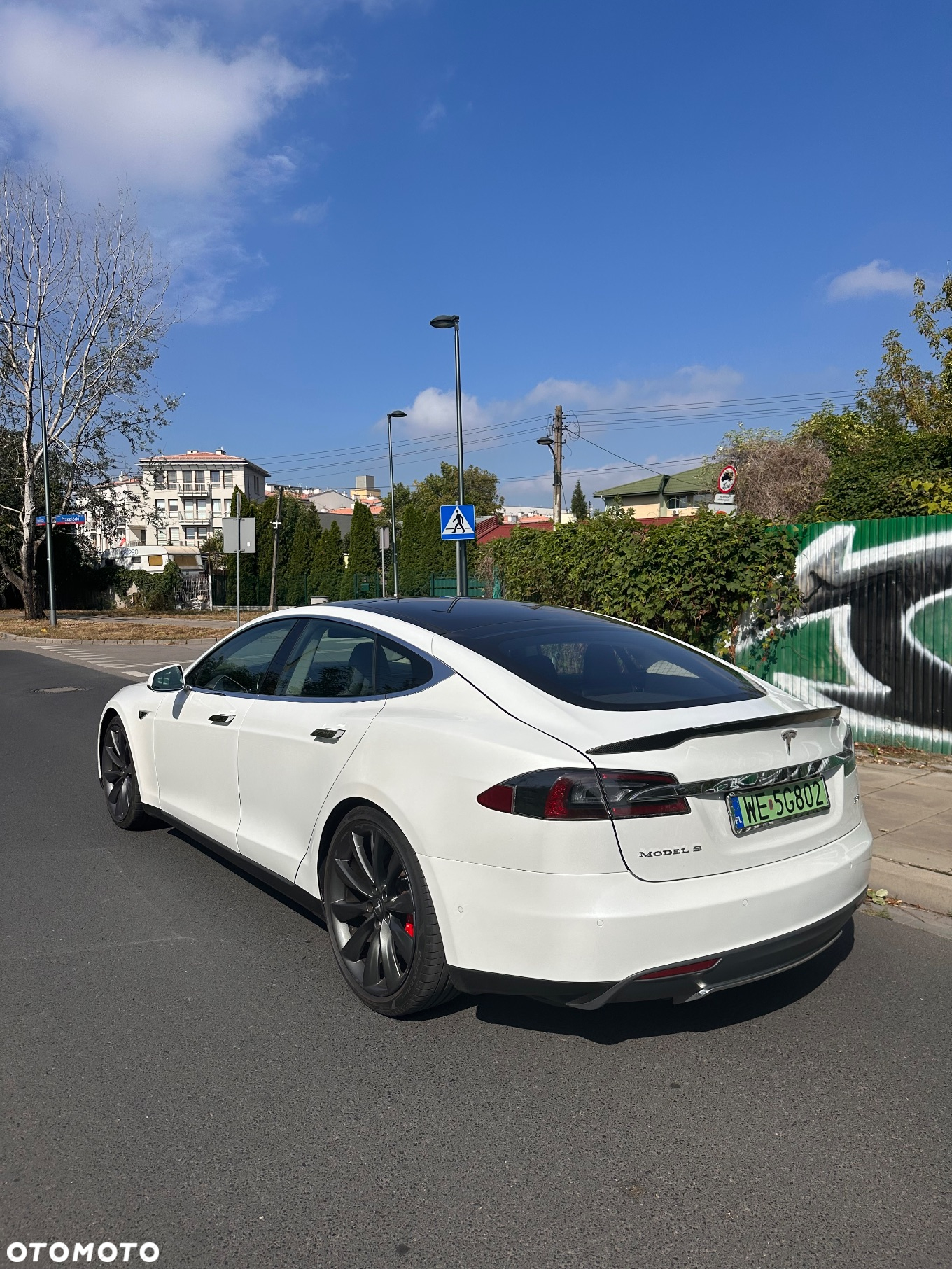 Tesla Model S 85 D - 4