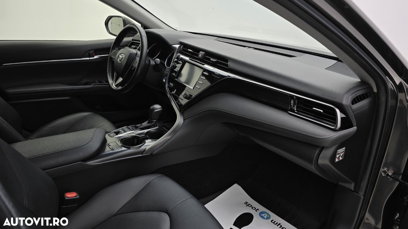 Toyota Camry - 20