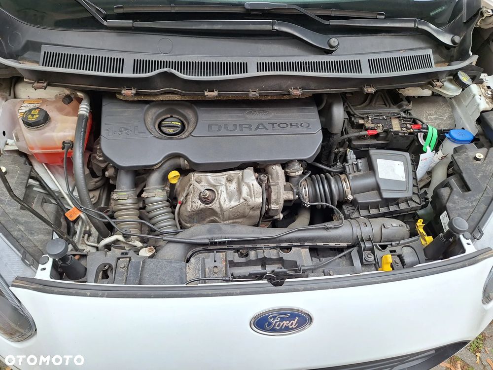 Ford Transit Courier - 10