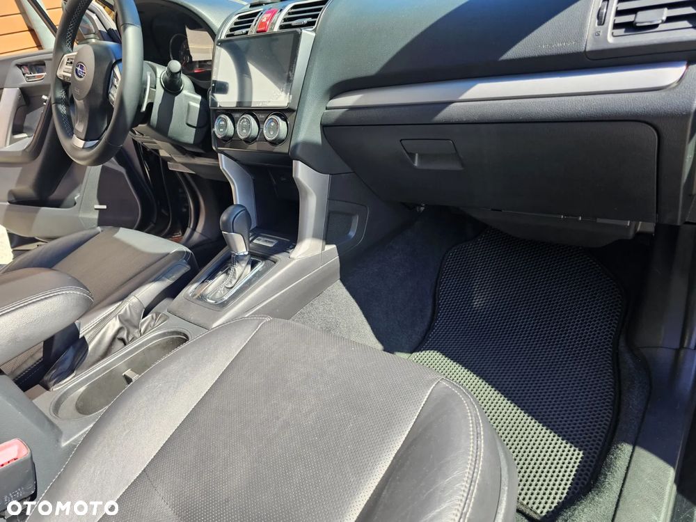 Subaru Forester 2.0XT Platinum Lineartronic - 10