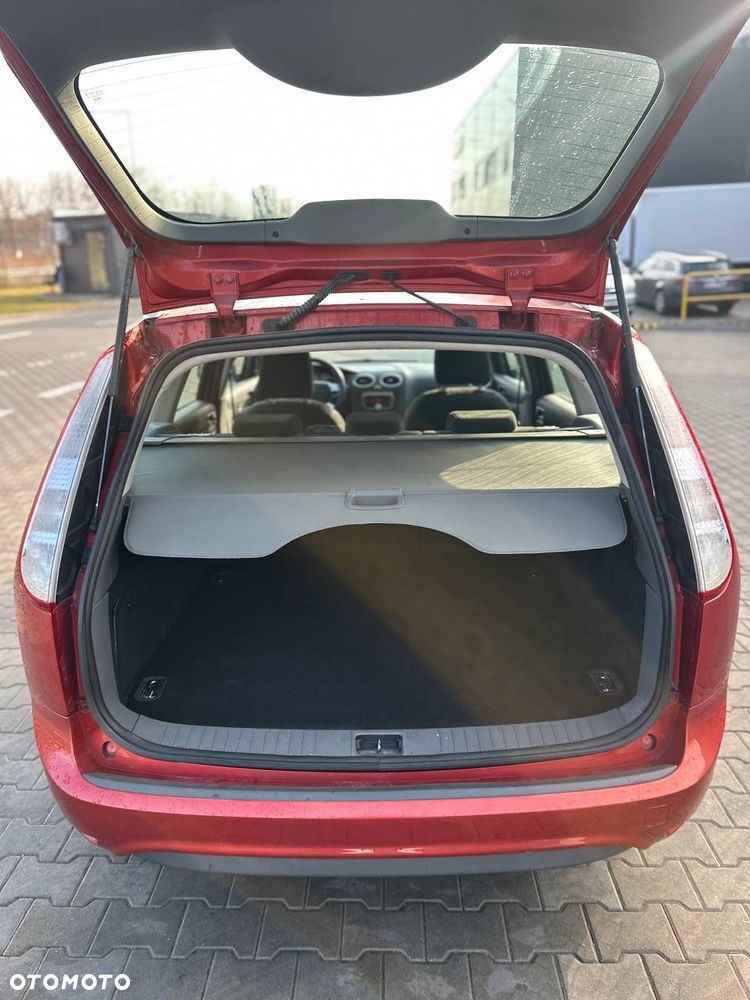 Ford Focus 1.6 Ti-VCT Ghia - 10