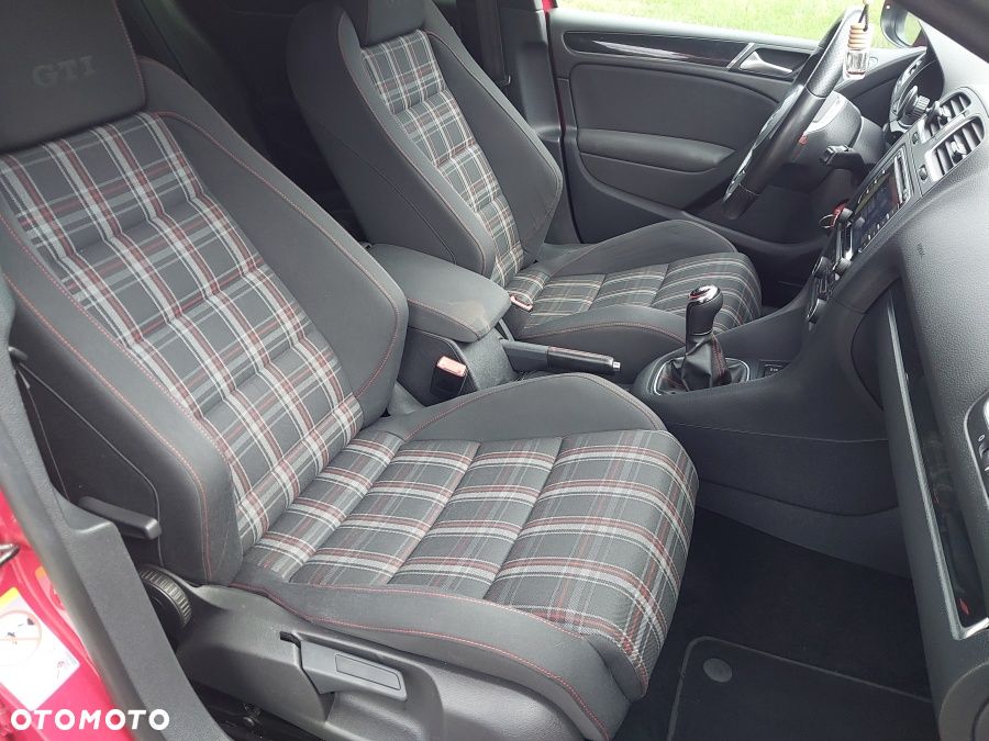 Volkswagen Golf 2.0 GTI - 26
