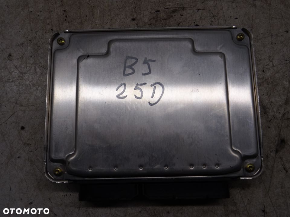 VW PASSAT B5 LIFT 2.5TDI STEROWNIK KOMPUTER SILNIKA 8E0907401J - 4