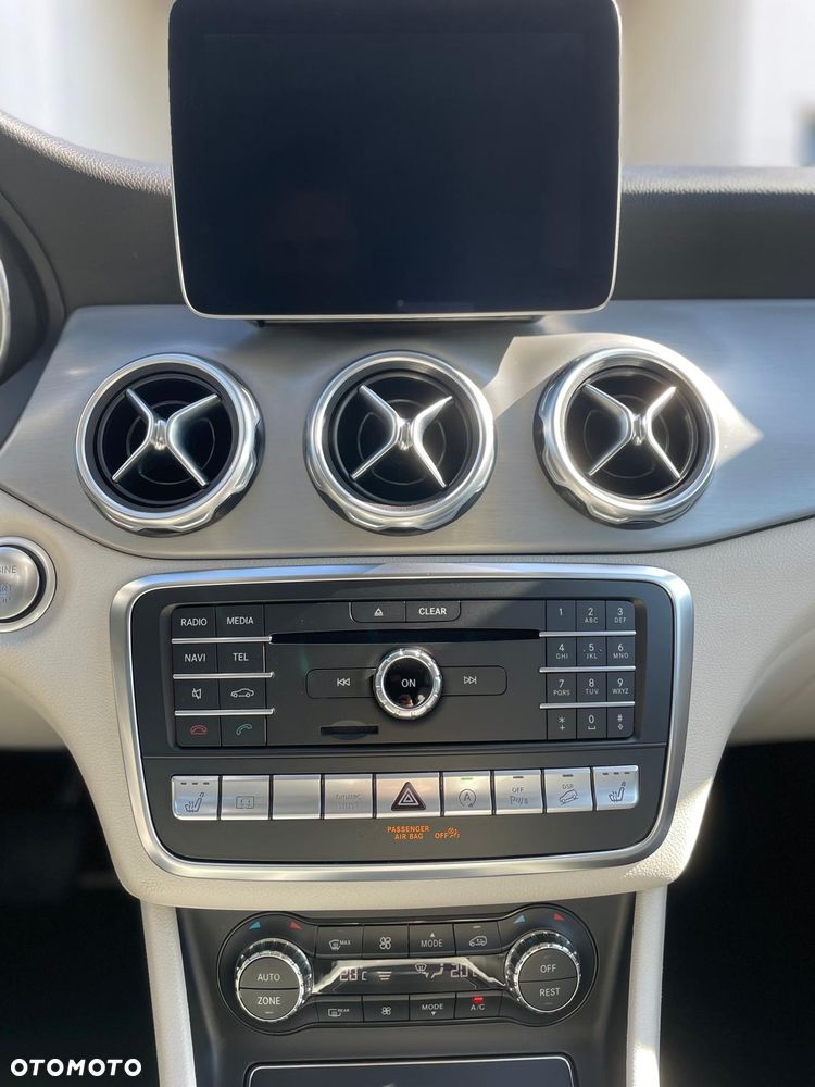 Mercedes-Benz GLA 220 4-Matic - 12