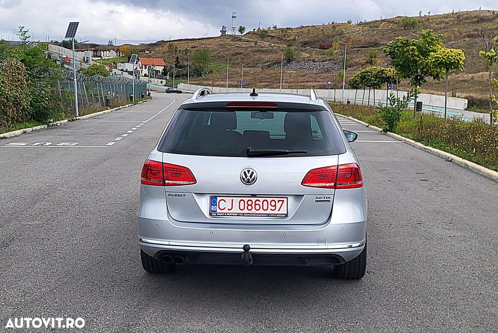 Volkswagen Passat Variant 2.0 TDI BlueMotion Technology DSG Highline - 13