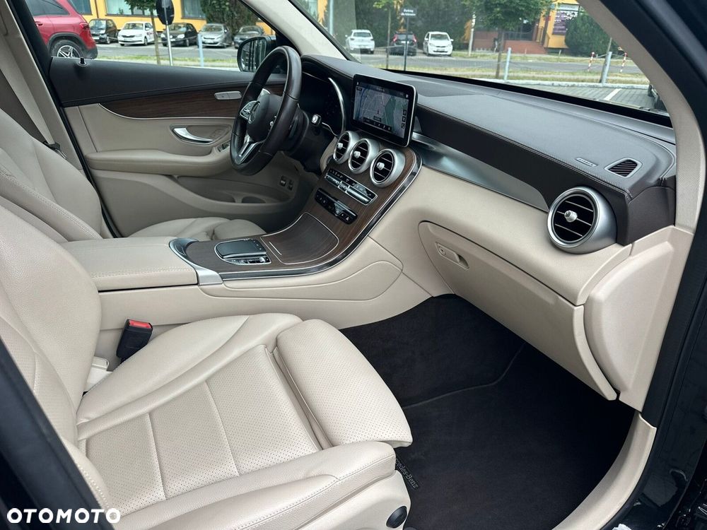 Mercedes-Benz GLC - 13