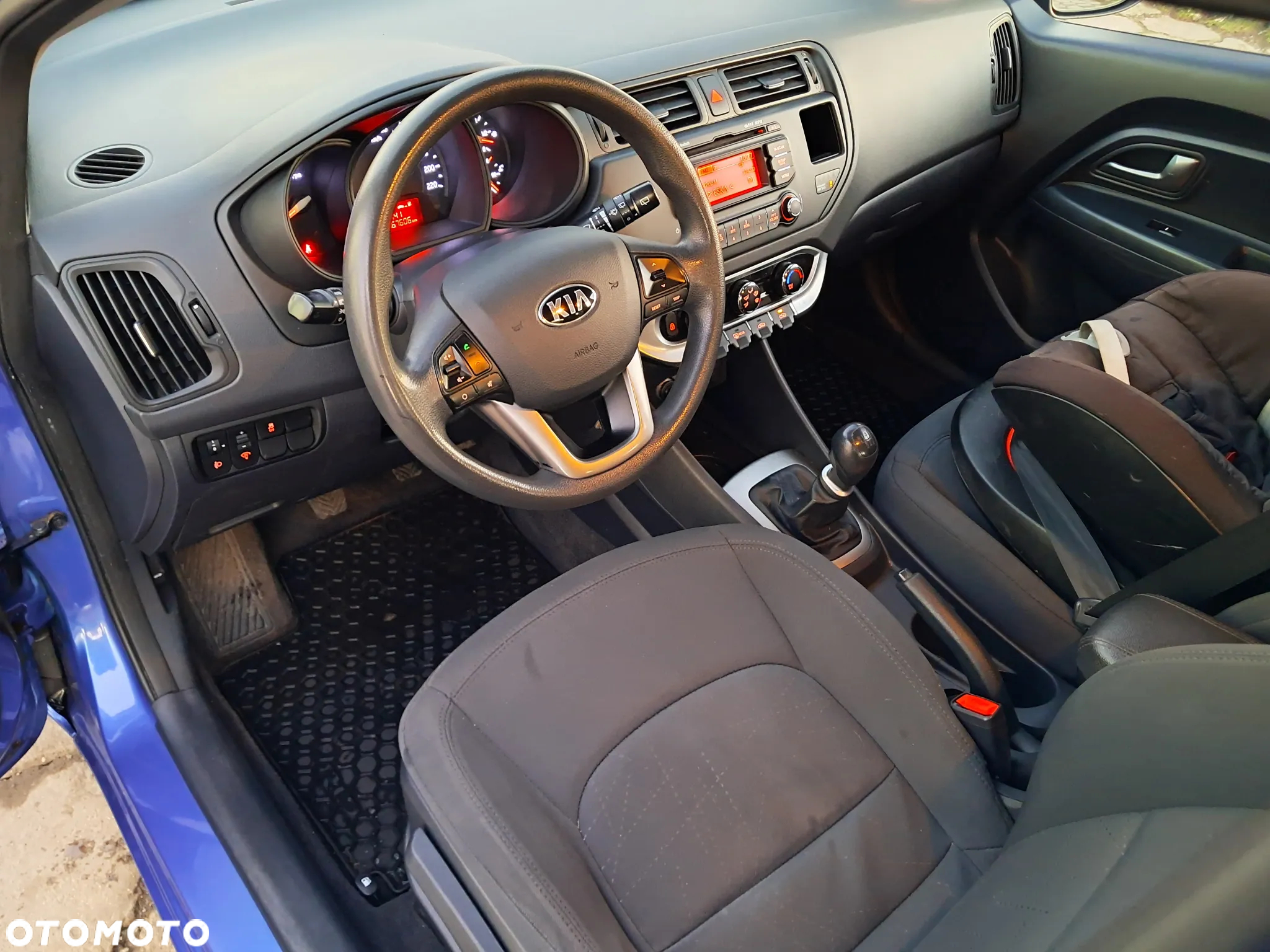 Kia Rio - 8