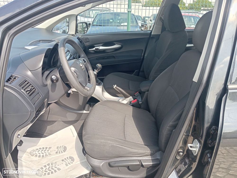 Toyota Auris 1.33 VVT-i AC - 6
