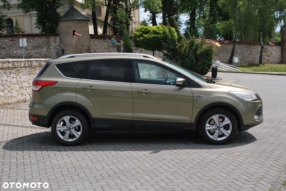 Ford Kuga 2.0 TDCi 2x4 Titanium - 8
