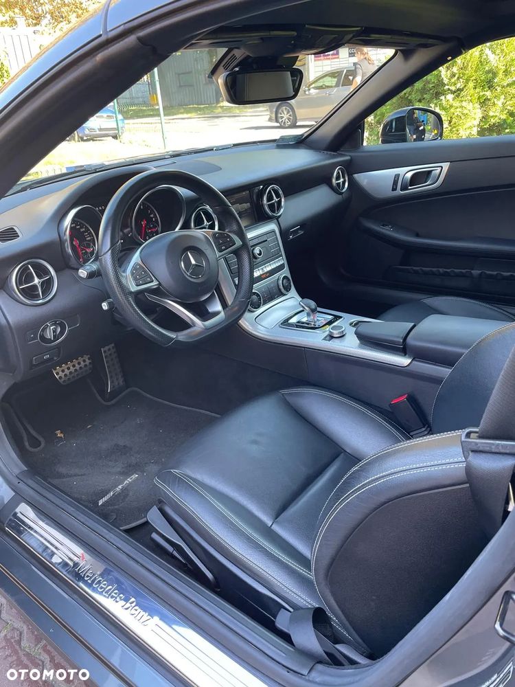 Mercedes-Benz SLC 200 9G-TRONIC RedArt Edition - 9