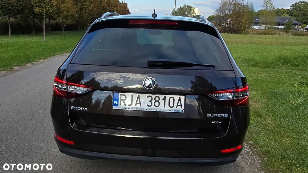 Skoda Superb 2.0 TDI 4x4 L&K DSG - 8