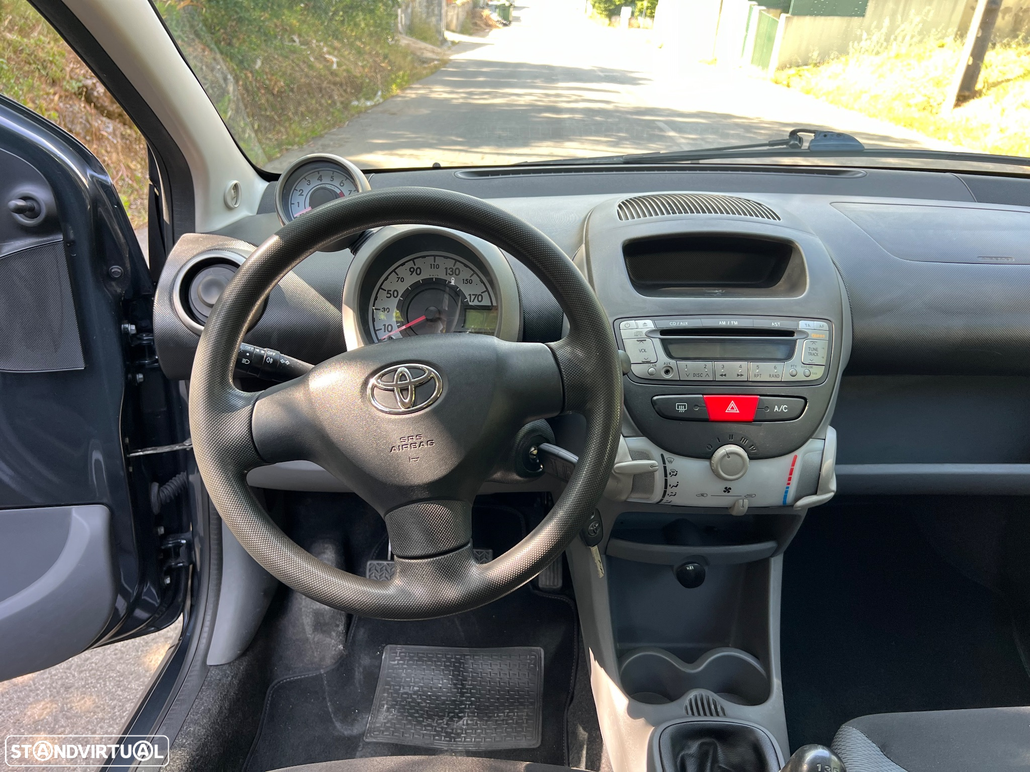 Toyota Aygo 1.0 + AC - 7