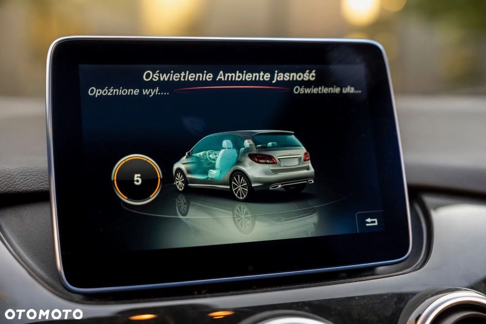 Mercedes-Benz Klasa B 250 4Matic 7G-DCT Urban - 37