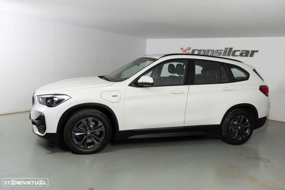 BMW X1 25 e xDrive Corporate Edition - 8