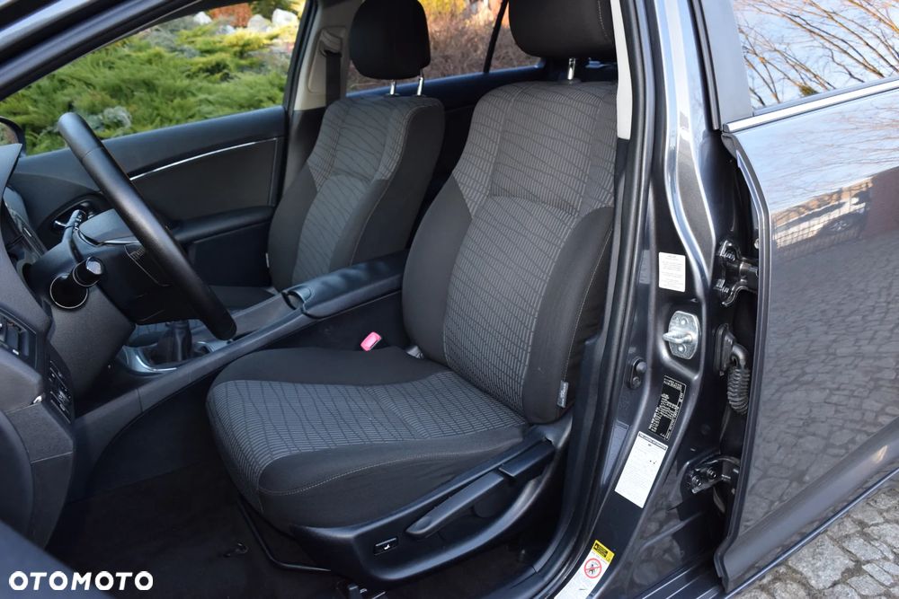 Toyota Avensis 2.0 D-4D Business Edition - 14