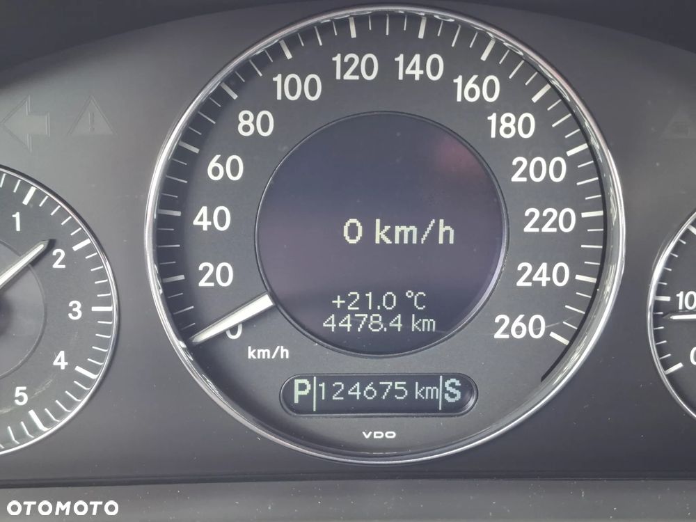 Mercedes-Benz Klasa E 320 4-Matic Avantgarde - 25