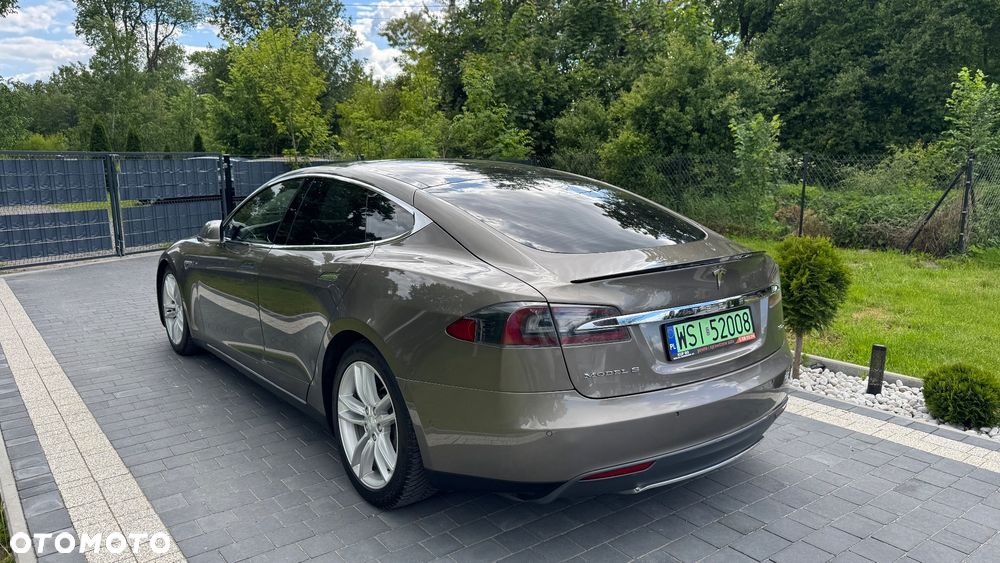 Tesla Model S 90 D - 5