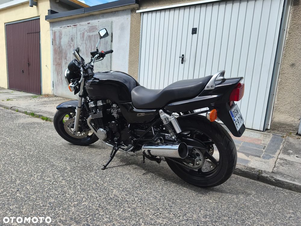 Honda CB - 11