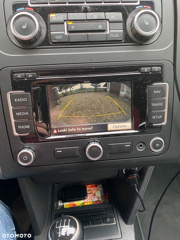 Volkswagen Touran 2.0 TDI Highline - 14