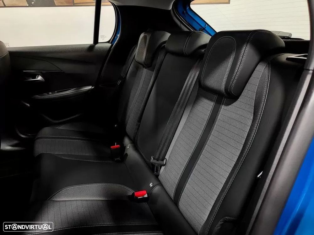 Peugeot 208 1.2 PureTech Allure EAT8 - 8